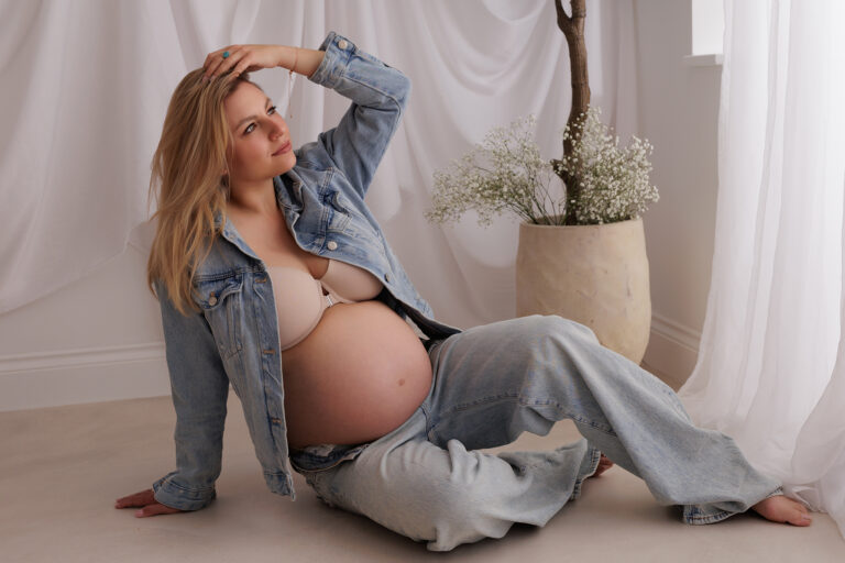 Timeless maternity portrait